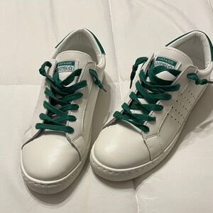 Vintage Havana White Sneakers with Green Accent
